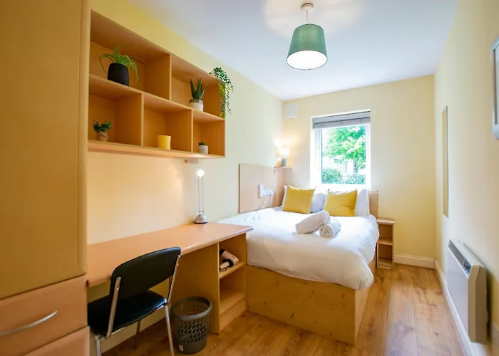 Apartment 132 - Spacious With Parking *