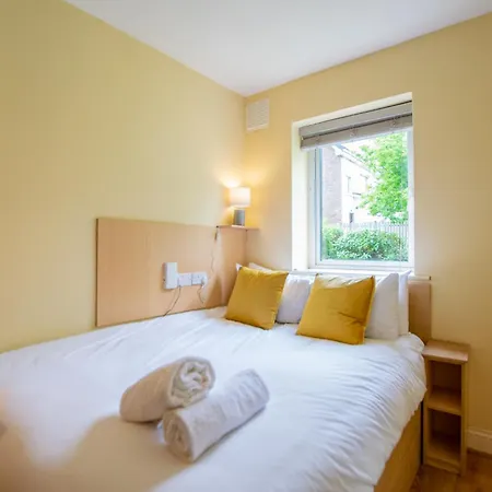 132 - Spacious With Parking Apartman Galway