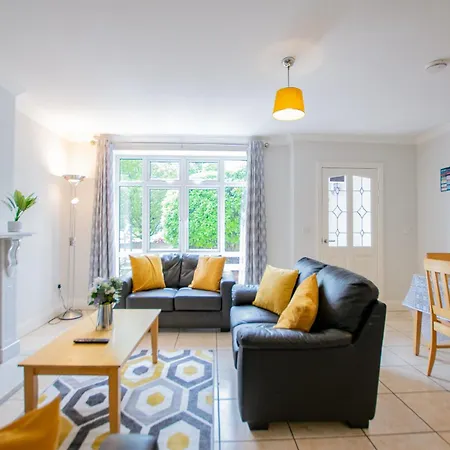 Apartman 132 - Spacious With Parking